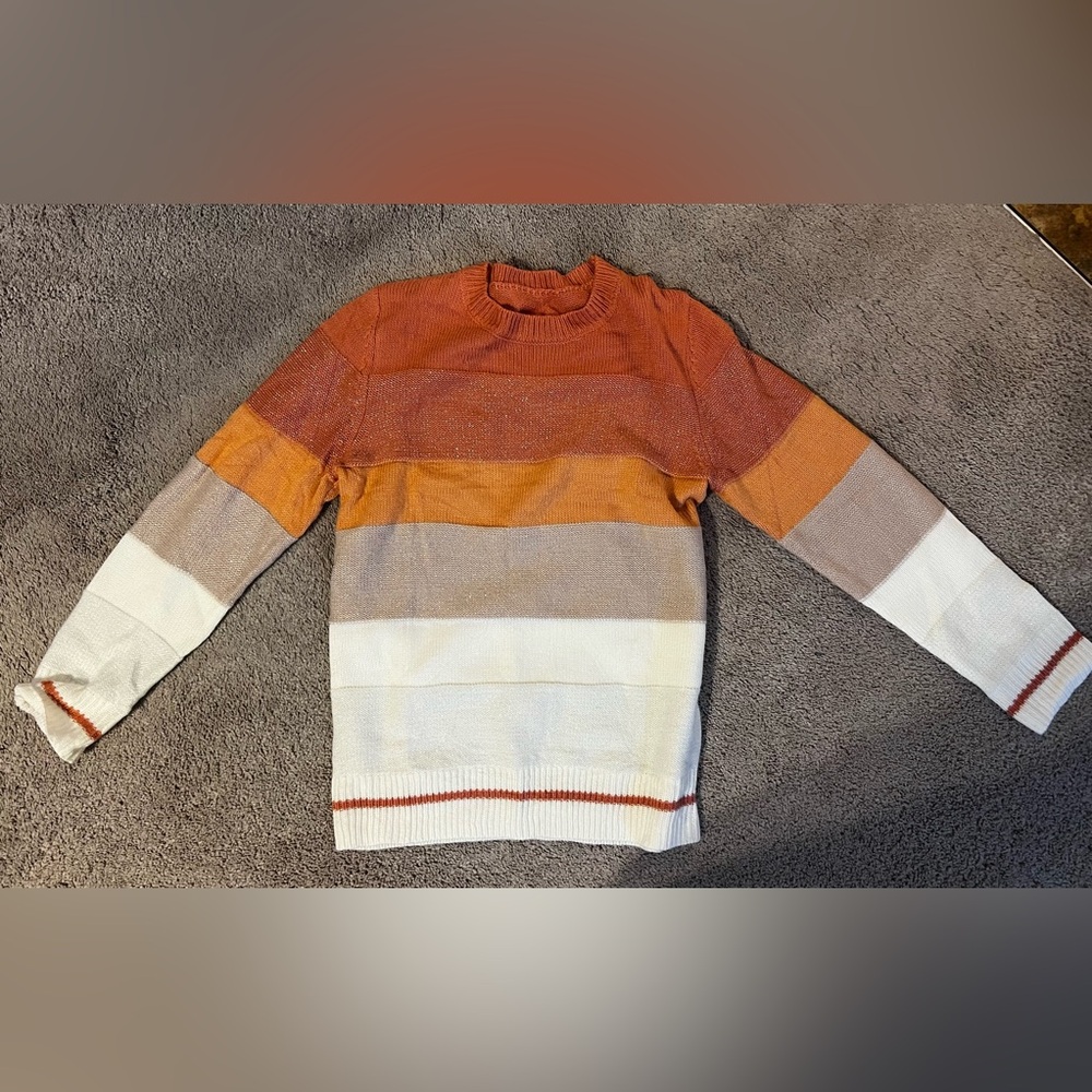 New without tags sweater with sparkle!